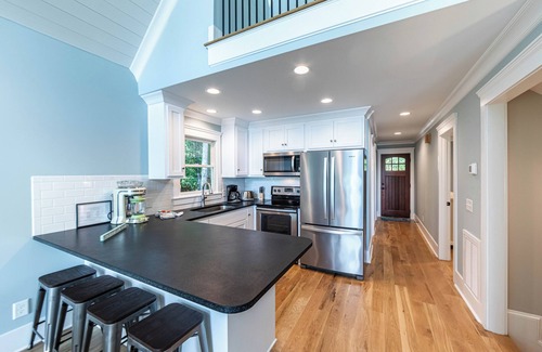 Lake Oconee House | Cozy Lake Cottage- Newly renovated!