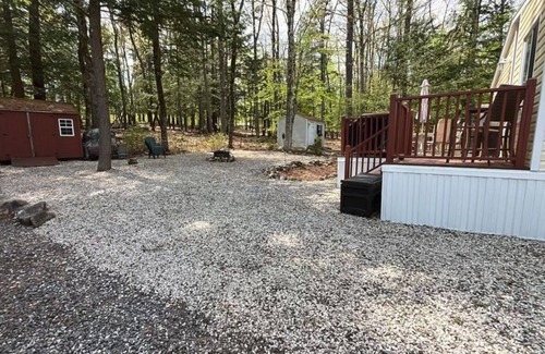 South Casco Cottage | Cozy lake cottage with great deck, near all Point Sebago resort activities!