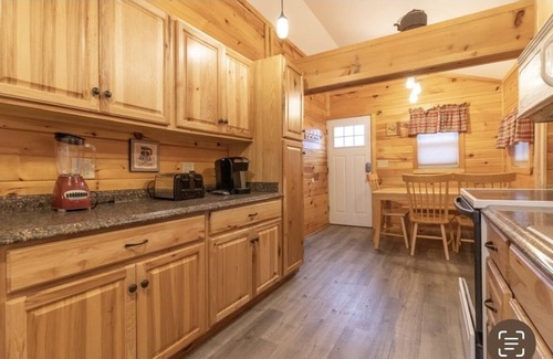 Glenburn Cabin | Cozy Lake Front Cabin minutes to Bangor and the University of Maine