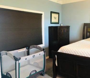 Clermont House | Cozy Lake Front Cottage