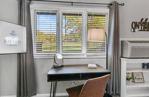 Lake Geneva Condo | Cozy Lake Geneva Retreat! Fireplace! WiFi!