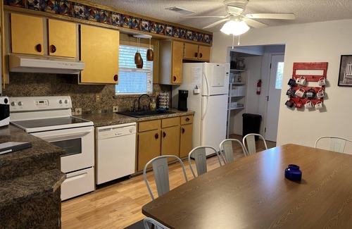 Cookson House | Cozy Lake Home for the whole family!