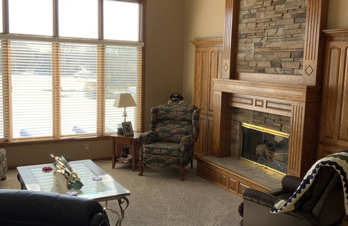 Papillion House | Cozy Lake Home in Hawaiian Village