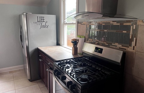 North Greece House | Cozy Lake house, charming Summerville Windsor Beach Irondequoit near Yacht Club