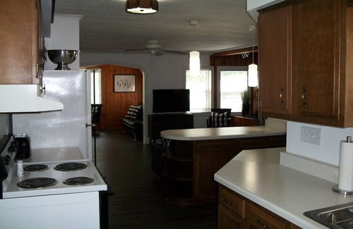 Delavan House | Cozy Lake House Delavan