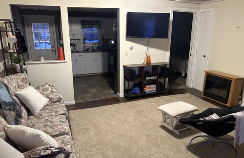 Sabattus Cottage | Cozy lake house on Sabattus Pond 2 bed 1 Bath