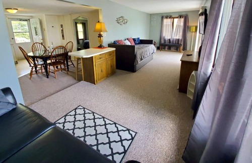Lindstrom House | Cozy Lake House On the snowmobile trails with the best ice fishing in the area
