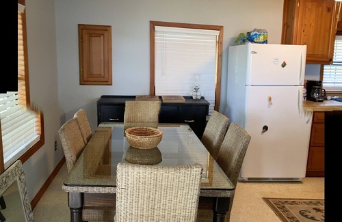 Chatham House | Cozy Lake House with Amazing Views Close to Hooks Marina
