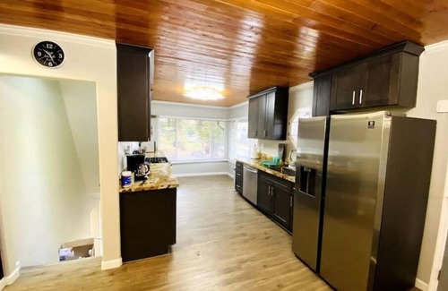 Klamath Falls House | Cozy Lake View Experience