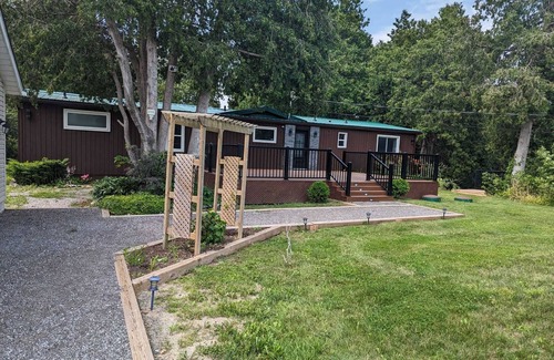 Fenelon Falls Cottage | Cozy lakefront cottage