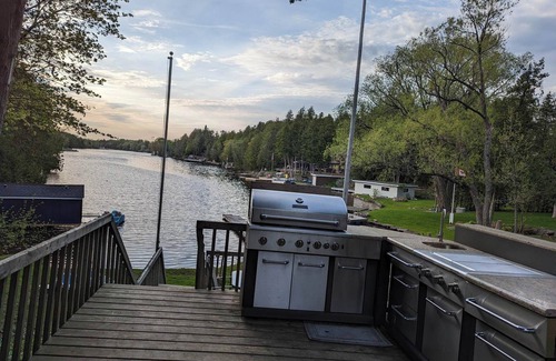 Fenelon Falls Cottage | Cozy lakefront cottage