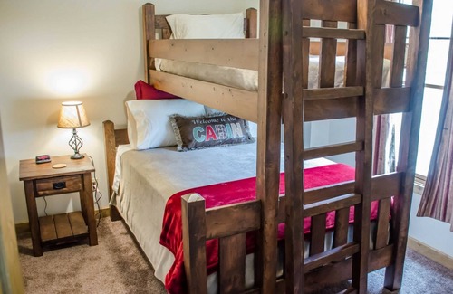 Carbondale Cabin | Cozy lakefront cabin, Giant City State Park, wineries, lakes, Shawnee Forest