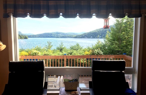Lantier Cottage | Cozy Lakefront cottage with breathtaking views of lake and mountains