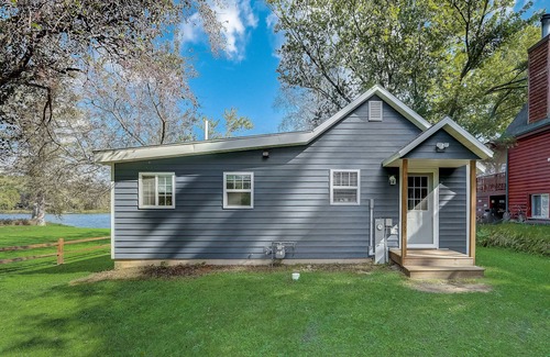 Town of Westfield Cabin | Cozy Lakefront Cottage