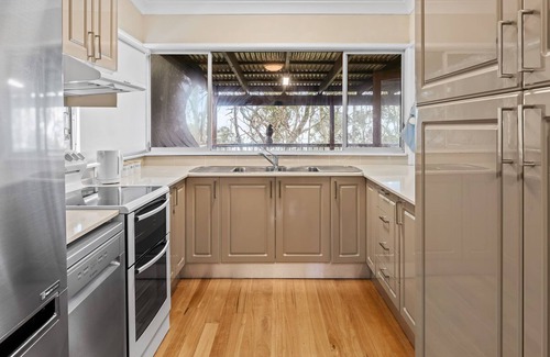 Tegerin House | Cozy Lakefront Home - Pet Friendly