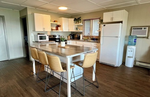 Island View Cottage | Cozy Lakefront Oasis on Last Mountain Lake with your own backyard Putting Green