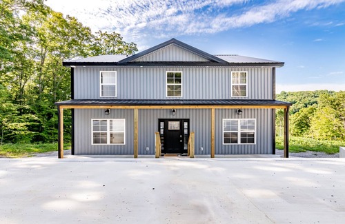 Lindseyville House | Cozy Lakefront Retreat: Your Nolin Lake Haven for all the seasons