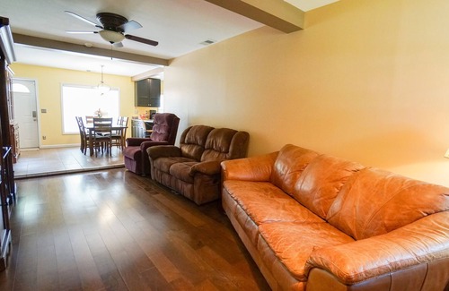 Monticello House | Cozy Lakeside 3 Bedroom House with Boat Dock