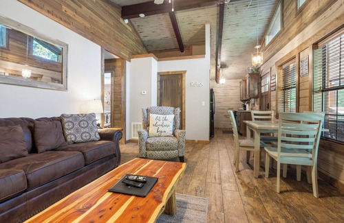 Indian Point Cabin | Cozy lakeside cabin with resort amenities and ticket deals!