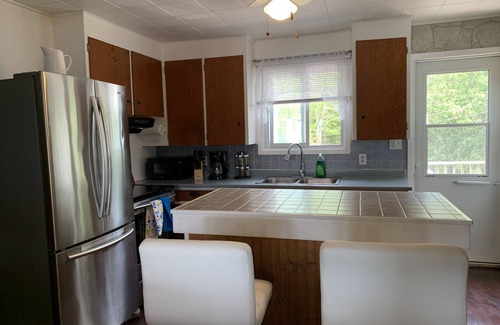 Central Frontenac Cottage | Cozy Lakeside Cottage on the K&P trail.