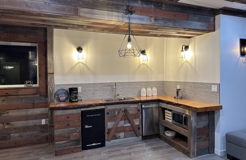 Kamloops Resort | Cozy lakeside golf resort in Tobiano