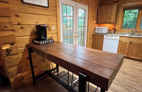 Trent Lakes Cottage | Cozy Lakeside Log Cabin with Large Deck and Sauna in Buckhorn