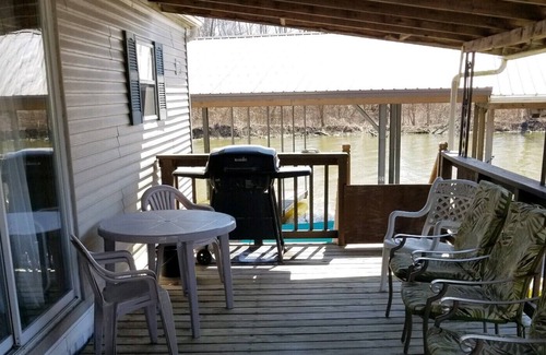 Lakeview House | Cozy Lakeview 2 BR Waterfront Property, Indian Lake