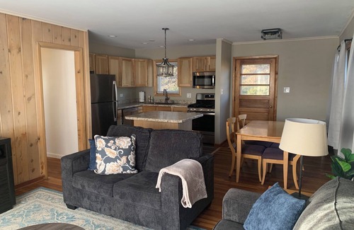 Twin Lakes House | Cozy Lakeview Retreat