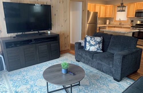 Twin Lakes House | Cozy Lakeview Retreat