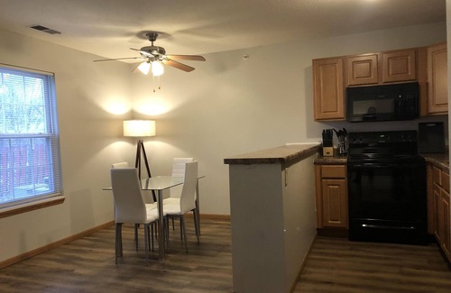 Bloomington Apartment | Cozy Large 3 Bedroom apartment - Close to Rivian