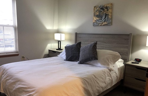 Bloomington Apartment | Cozy Large 3 Bedroom apartment - Close to Rivian