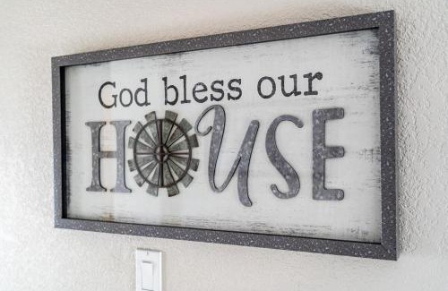 Southside House | Cozy large home near Lackland AFB, Perfect Stay