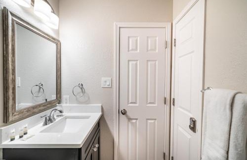 Southside House | Cozy large home near Lackland AFB, Perfect Stay