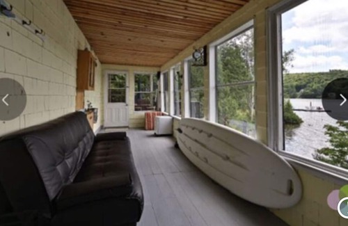 Saint-Sauveur Ski Chalet | Cozy Laurentians Lakehouse