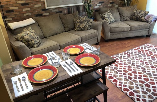 Lexington House | Cozy Lexington 2-Bedroom Ranch House