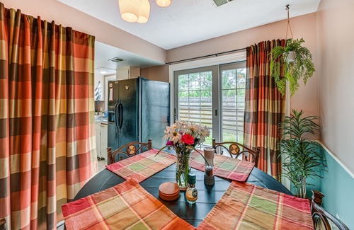 Gainesway House | Cozy Lexington Townhome ~ 3 Mi to UK Campus!