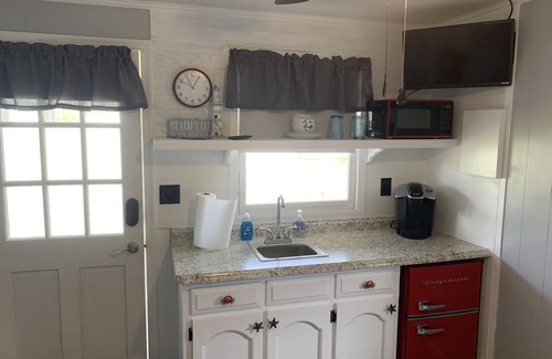 Chincoteague Cottage | Cozy Little Cottage on chincoteague island va.