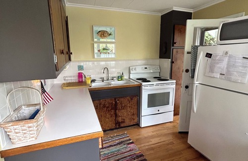 Lake Township Cottage | Cozy Little 'Get-a-Away'