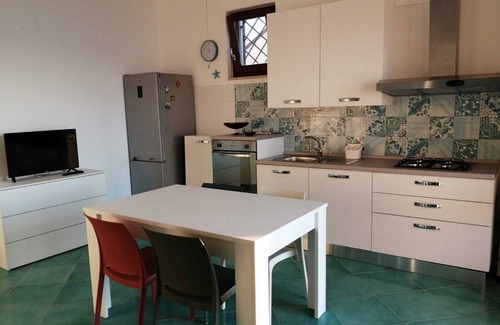 Vigliatore House | Cozy little house with terrace on the sea facing the beautiful Aeolian Islands