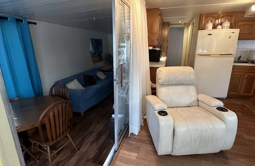 Port Richey House | Cozy little Lake Front Park Model