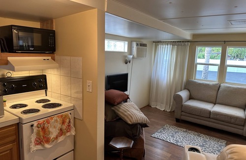 Port Richey House | Cozy little Lake Front Park Model