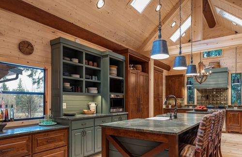Fox Valley Cabin | Cozy lodge