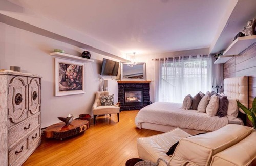 Piedmont Apartment | Cozy Loft in the Heart of St-Sauveur Village!