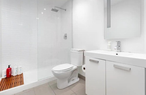 Niagara Apartment | Cozy Loft Perfect For Relaxing In Heart Of City