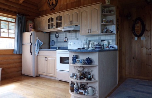 West Bay House | Cozy log cabin with fantastic views and 2 bathrooms