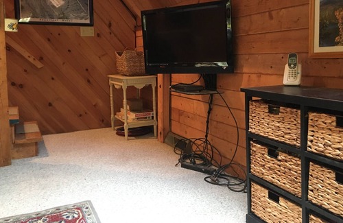 Rome Cabin | Cozy Log Cabin Belgrade Lakes Rome Maine