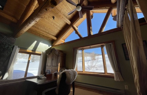Basalt Cabin | Cozy Log Cabin in the Rocky Mountains 35 miles from Aspen
