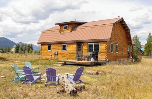 Crested Butte House | Cozy Log Cabin on Slate River 5-Minutes to Downtown Crested Butte!