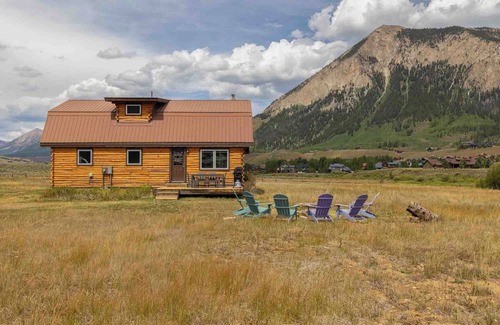Crested Butte House | Cozy Log Cabin on Slate River 5-Minutes to Downtown Crested Butte!