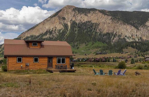 Crested Butte House | Cozy Log Cabin on Slate River 5-Minutes to Downtown Crested Butte!